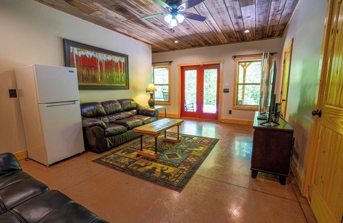 Cleveland Cabin | Foothills Family Retreat- Hot Tub/Playset/Fire Pit/7 bedrooms!