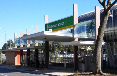 Kelmscott House | FOOTHILLS LIVING ONLY 30min TO PERTH CITY