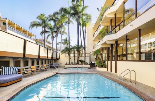 Laguna Beach Hotel | Footsteps to Fun: 2 Oceanfront Rooms with Pools & Laguna Beach Vibes