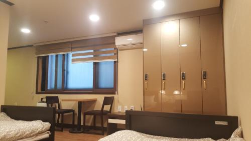Sinsa-dong House | Forêt Guest House Gangnam