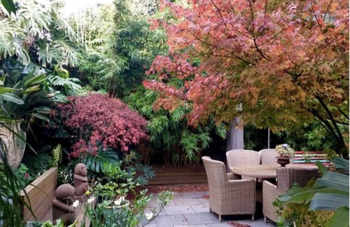 Beaumaris House | For (2) Guests: Relaxing Bayside Boutique Retreat 1km from Beach.