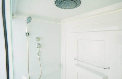 Futo Cabin | For 4 people Premium Dome 6m Tent F with shower/Ito Shizuoka
