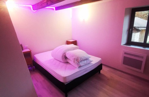 Bellefontaine Other | For nature lovers, a jewel case with no neighbors or neighbours next door. Farm built in 1700.