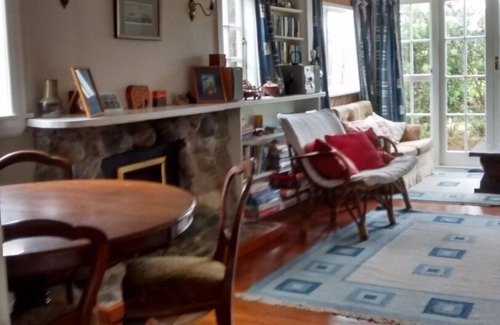 Waikanae Cottage | FOR SALE - penguin cottage / sheltered garden setting