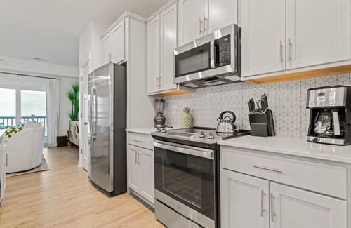 Bermuda Bay House | For Shore 3 Bedroom at Cambridge Cove with Private Hot Tub!