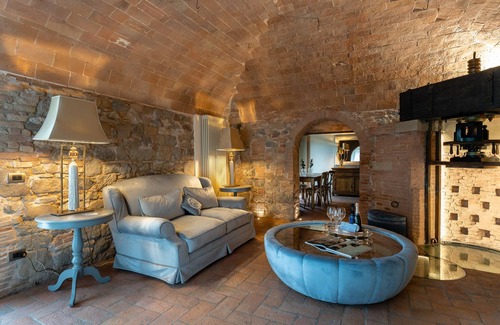 Chianni Bed & Breakfast | For those who want to relax surrounded by the magic of the Tuscan countryside