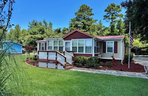 Summerton House | Fore-Cast Retreat in Taw Caw! Charming 3-bedroom on Lake Marion, Summerton SC