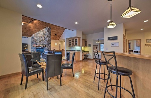 Bellaire House | Fore Seasons Lodge At Cedar River