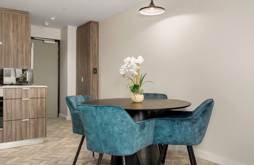 Flora Park Apartment | Foreshore Place | Modern One Bed Apt | Netflix
