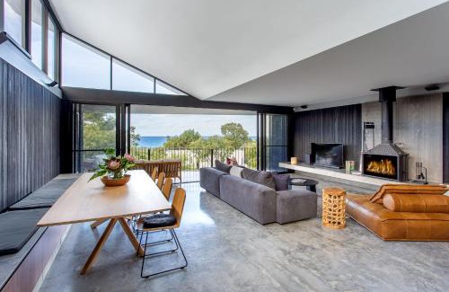 Dunsborough House | Forest Beach House I Private Properties
