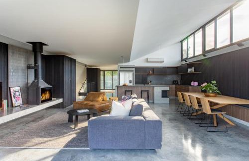 Dunsborough House | Forest Beach House I Private Properties