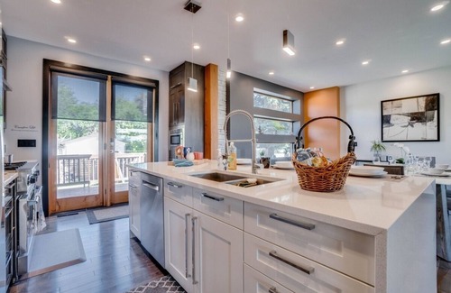 Northeast Edmonton House | Forest – Bright & Stylish Home w/King Bed + AC