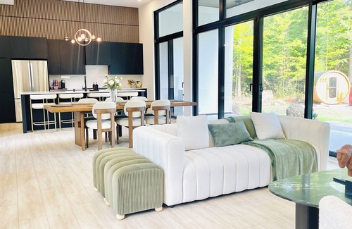 La Conception Ski Chalet | forest chalet Nideli| 4 ensuite bedrooms | SPA & Sauna | cozy backyard & bonfire