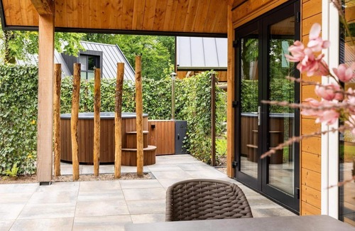 Wekerom House | Forest charm for six – 3 bedrooms with en-suites and a cozy, spacious vibe.