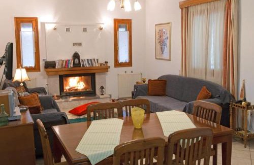 Lagadia Apartment | Forest Cosy House - Lagkadia Amazing View