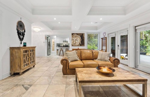 Metro Vancouver Regional District House | Forest Getaway 2 Bedroom Suite with Hot & Cold Tub