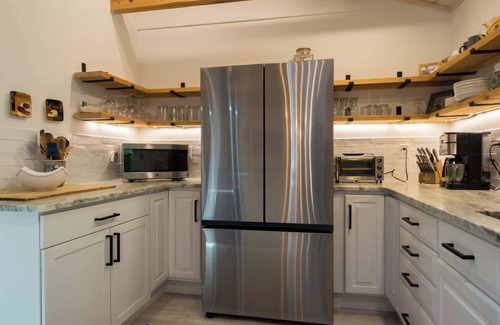 Hendersonville House | Forest Getaway | Hot Tub + Fire Pit