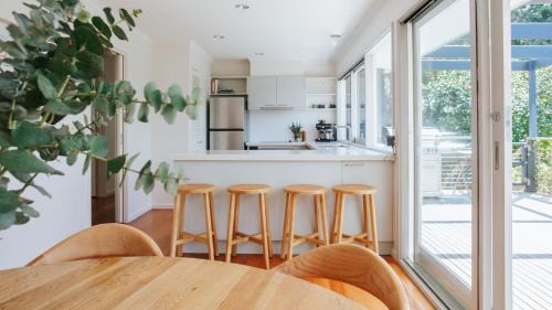 Red Hill South House | Forest Hideaway