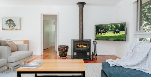 Red Hill South House | Forest Hideaway