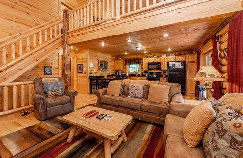 Oakland Cabin | Forest Hideaway w/Fireplaces & Hot Tub