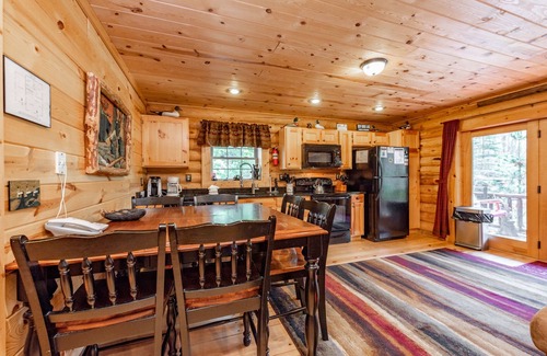 Oakland Cabin | Forest Hideaway w/Fireplaces & Hot Tub