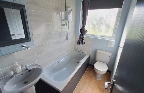 Hartland Cabin | Forest Retreat, Sleeps 4, 2 Bed,Parking