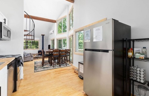 Elkton Cabin | Forest Ridge Cabin - Hot Tub +Wi-Fi +National Park