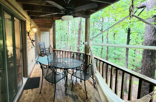Mount Ida Condo | Forest view 2 bed/bath condo on Lake Ouachita by RedAwning