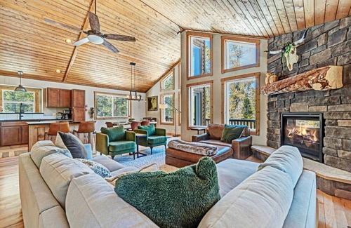 Valley of the Sun Apartment | Forest View Cabin – Near Breck & Keystone