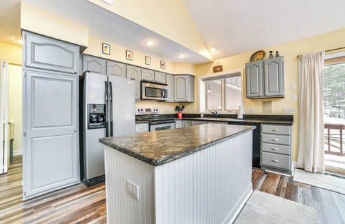 Bellaire Cottage | Forest-View Haven 3 Mi to Schuss Mtn Skiing!