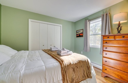 East Stroudsburg Cabin | Forest-View Poconos Cabin w/Resort Amenities