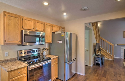 Payson Cabin | Forest-View Retreat in Payson, Close to Hiking!