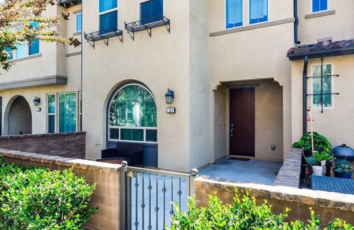 Lake Forest Condo | Forest Vista on Prominence