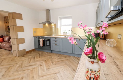 Bishop Auckland House | FORESTSIDE VIEW, pet friendly, with a garden in Woodland