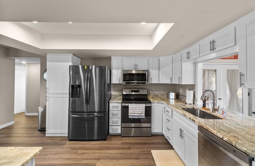 South Bradenton House | Forever Summer- 4/2 with FREE heated POOL & Game Room!