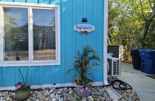 Sandbridge Apartment | "Forget About It" Guest Suite- 300 STEPS TO BEACH! With pool