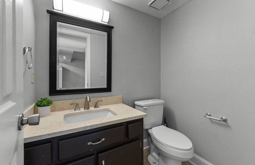 Lupton City House | Forget your worries in this spacious and serene space