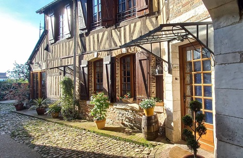 Pont-Audemer House | Former Charretterie in the heart of Pont Audemer