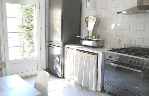 Narbonne House | Former sheepfold with swimming pool, among the pines, near the sea.