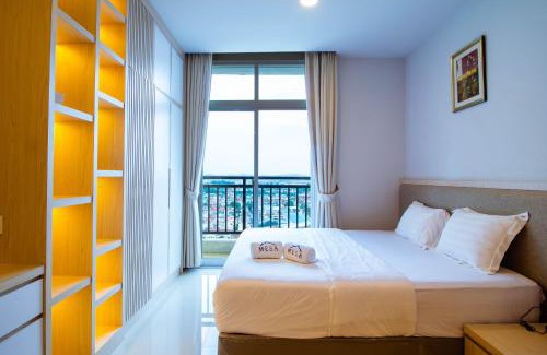Lubuk Baja Apartment | Formosa Spacious Apartments with Netflix & Pick Up Service by MESA