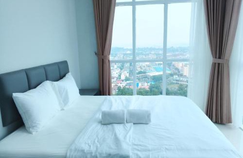 Lubuk Baja Apartment | Formosa Spacious Apartments with Netflix & Pick Up Service by MESA