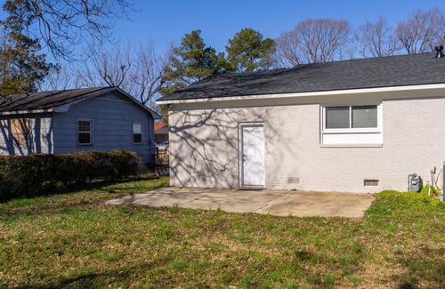Westover House | Fort Bragg RETREAT - Minutes from Fort Bragg Offering King Bed and WiFi!