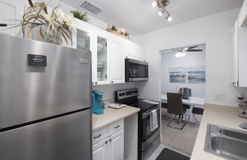 Dolphin Isles House | Fort Lauderdale Beach Villa With Pool, Walk to Beach, Perfect Beach Getaway