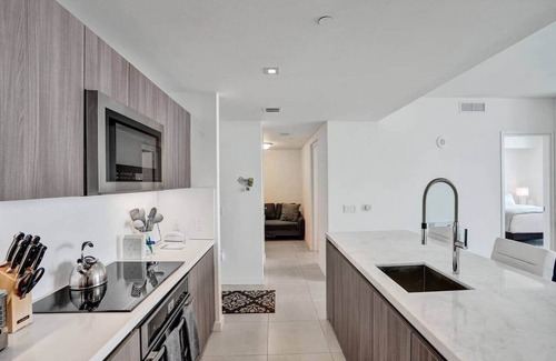 Central Beach Apartment | Fort Lauderdale Luxe - Beach + Rooftop Pools