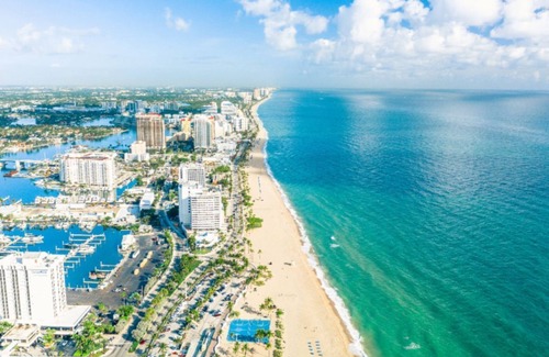 Riverland Village Cottage | Fort Lauderdale Studio Retreat – Close to Beach