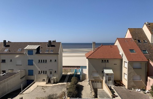 Fort-Mahon-Plage Apartment | Fort-Mahon-Plage: Duplex 2 bedrooms, parking, balcony, near the beach