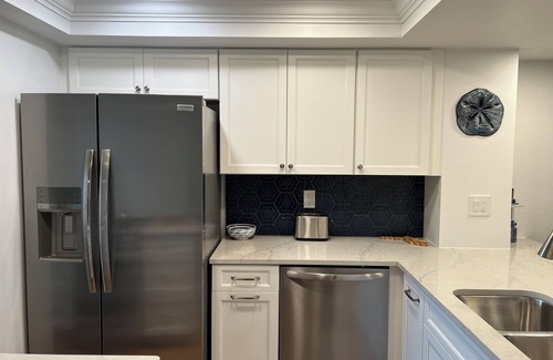 South Island Condo | Fort Myers Beach, Harbour Pointe, 2B 2B condo located on Bay Side. Walk to beach