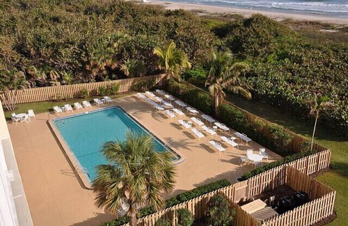 Fort Pierce Shores Apartment | Fort Pierce, North Hutchinson Island, Beach Front, Oceanfront