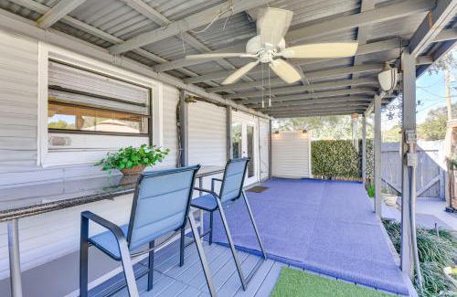 Fort Walton Beach House | Fort Walton Home with Shared Pool - 2 Mi to Beach!