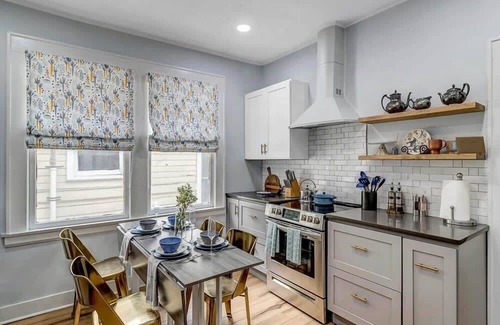 Urban Core Apartment | Forth House - Butterfly Getaway in Historic SPR!